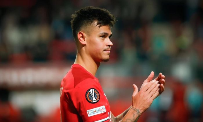 Drama Belum Usai! Mees Hilgers Kembali ke FC Twente, Tapi Malah Terasing dari Tim Utama