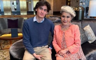 Potret Frederik Kiran Cucu Presiden Soekarno Rayakan HUT ke-81 RI, Tampil Gagah Dampingi Sang Ibu