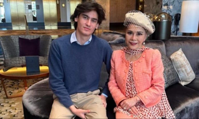 Potret Frederik Kiran Cucu Presiden Soekarno Rayakan HUT ke-81 RI, Tampil Gagah Dampingi Sang Ibu