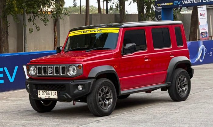 Mencoba Suzuki Jimny 5 Pintu di GIIAS 2026, Sepraktis Apa untuk Perempuan Aktif?