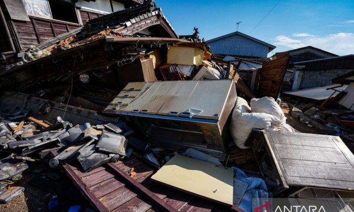 Korban tewas akibat gempa bumi kuat di Jepang naik, menjadi 38 orang