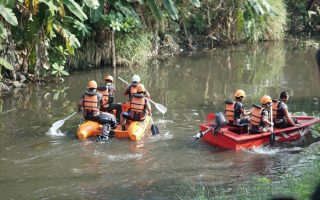 Pemkot Yogyakarta kerahkan alat berat tata Sungai Code sisi selatan