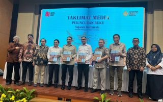 Kemenbud meluncurkan 5 jilid buku sejarah Indonesia