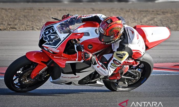 Mario Aji finis ke-24 pada Moto2 Aragon