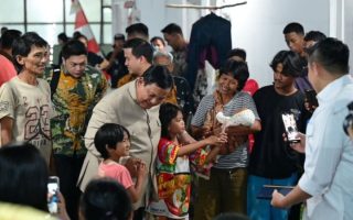 Presiden Prabowo kunjungi hunian baru untuk warga pinggir rel Senen