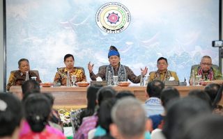 Menkop: Koperasi jangan hanya jadi tempat pinjam uang