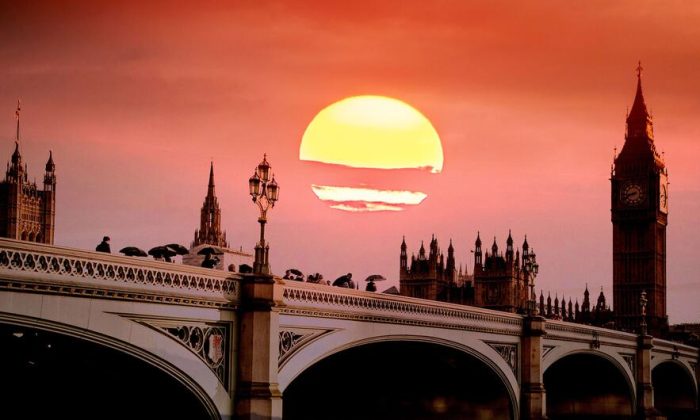 ‘Warned but not protected’: Four in ten adults in England ignore heat alerts