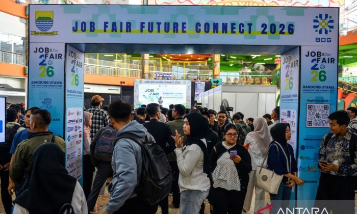 Menkeu sebut pertumbuhan ekonomi enam persen ciptakan 2,4 juta lapangan kerja