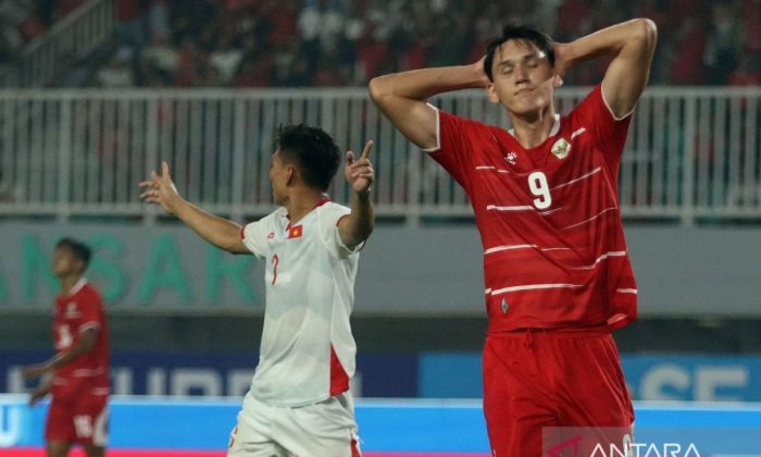 Timnas Indonesia imbang tanpa gol melawan Singapura pada babak pertama