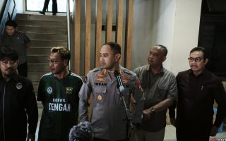 Bupati minta PSS berbenah agar tidak kecewakan suporter
