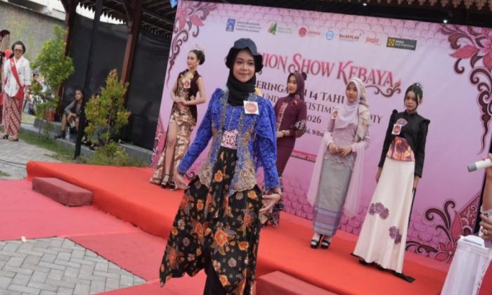 Pemkab Sleman menggelar peragaan busana kebaya lestarikan warisan budaya