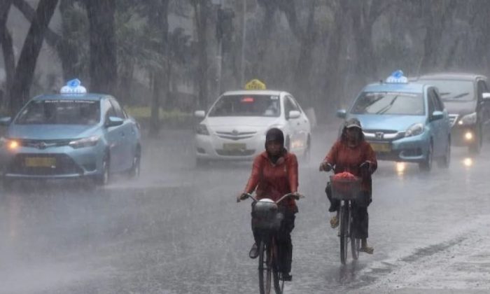 Hujan Intensitas Ringan hingga Disertai Petir Bakal Guyur Sejumlah Kota di Indonesia Hari Ini