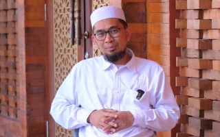Ustaz Adi Hidayat Ajak Taubat Nasional, Introspeksi Diri di Tengah Banyak Bencana Alam