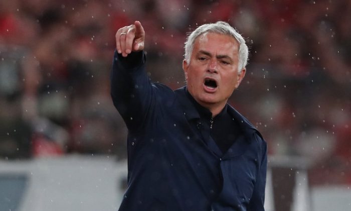 Jose Mourinho Ngamuk Usai Real Madrid Dipecundangi Atletico: Semuanya Aneh!