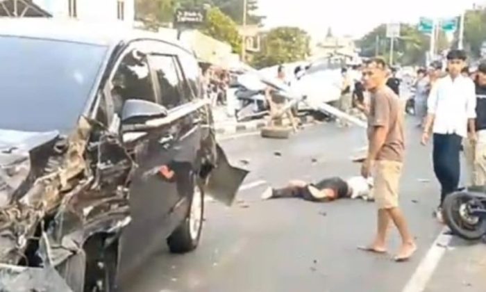 Pasutri dan Balitanya Tewas dalam Kecelakaan Beruntun di Kembangan Jakbar