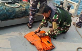 TNI AL Temukan Life Jacket Saat Cari Jurnalis Hilang, Pemilik Kapal Pastikan Bukan Miliknya