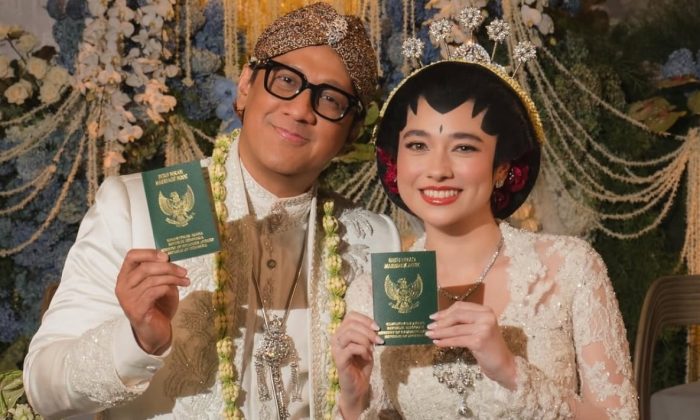 Bersyukur Akhirnya Resmi Menikah, Andre Taulany dan Amanda Rigby: Ini Momen Paling Berharga dalam Hidup Kami