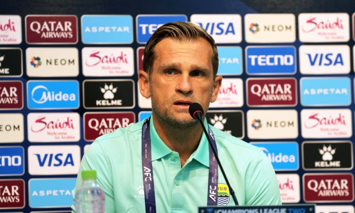 Igor Tolic minta Persib maksimal hadapi Seoul
