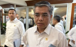 Menaker: Penyesuaian dunia industri-pendidikan tekan "mismatch"