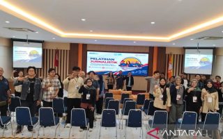 Jogjajateng.com memperkuat kompetensi dan etika jurnalistik pers mahasiswa UNS