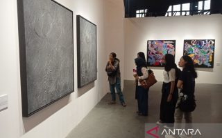 38 lukisan karya delapan seniman dipamerkan di GIK UGM