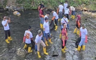Dukung Indonesia ASRI, TIDAR DIY aksi bersih Kali Gajahwong