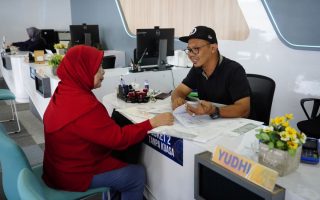 Masyarakat manfaatkan waktu akhir pekan untuk mengurus keperluan pertanahan dengan PELATARAN