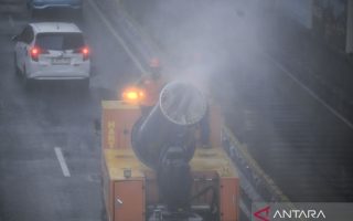 LKBN Jogjajateng.com membagikan masker ke warga terdampak abu Krakatau