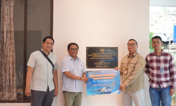 Semarak HUT ke-81 KAI, Daop 6 Yogyakarta berbagi santunan untuk Yayasan SATUNAMA