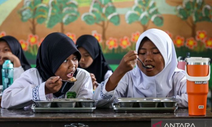 BGN: Guru jadi teladan edukasi gizi MBG melalui makan bersama siswa