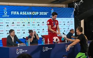 Euforia Juara Berlanjut di Ruang Konferensi Pers, Elkan Baggott dan John Herdman sampai Disiram Air
