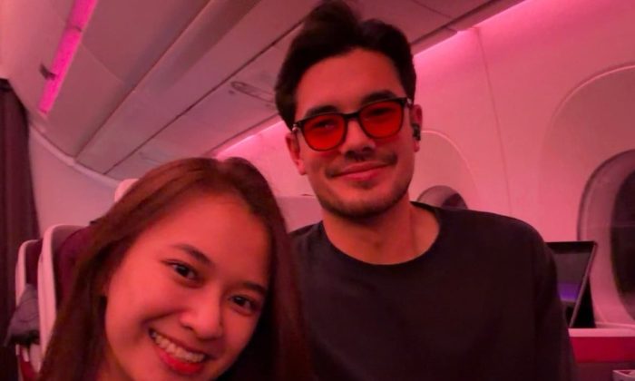 Hoki Banget! Cewek Ini Satu Pesawat dan Foto Bareng Elkan Baggott, Langsung Bikin Netizen Iri