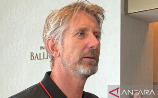 Van der Sar: Maarten Paes harus bersaing sengit di Ajax
