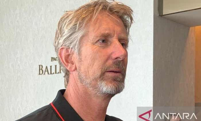 Van der Sar: Maarten Paes harus bersaing sengit di Ajax
