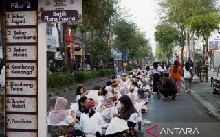 Aksi 1.001 pembatik di Malioboro menumbuhkan kecintaan anak muda pada batik