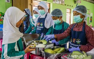 SPPG Polda DIY berhasil uji coba MBG prasmanan di SD Kulon Progo