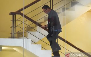 KPK ungkap pemeriksaan kakak Ridwan Kamil untuk usut pembelian mobil