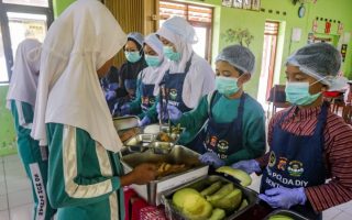 Uji coba MBG prasmanan di DIY