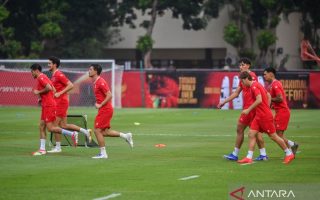 Kevin Diks minta pemain-pemain Indonesia tak terbawa emosi
